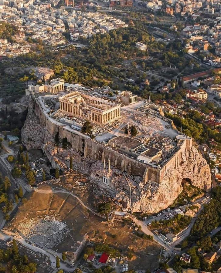 Adrianou At Heart Of Plaka Athens